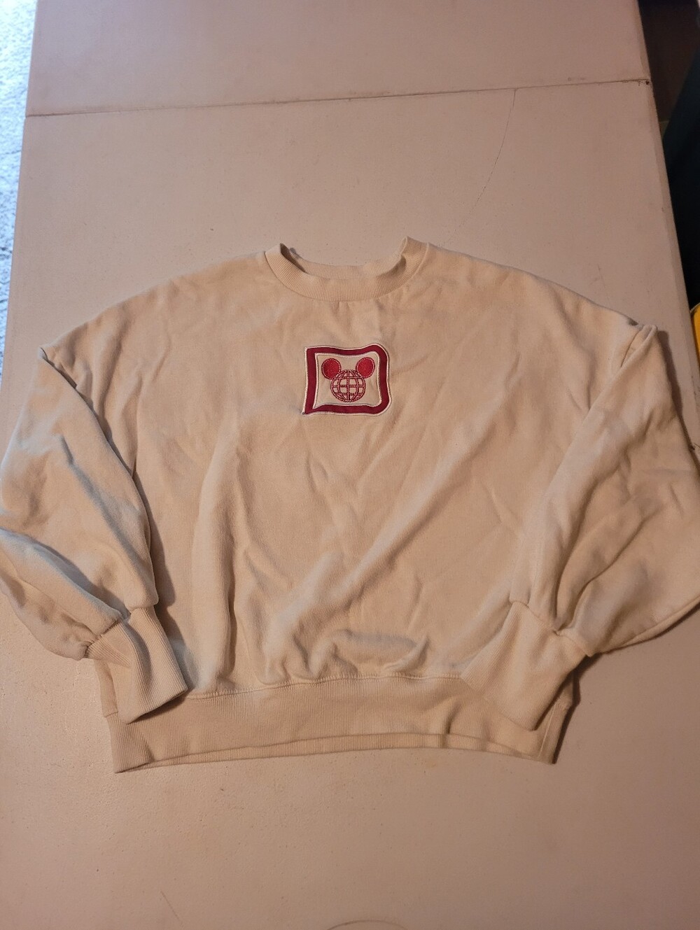 Disney World Womens Sweater M Christmas Holidays Cropped Embroidered Crew Neck